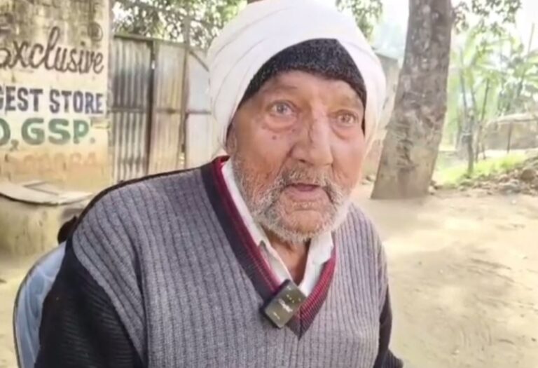 ਗੁਰਦਾਸਪੁਰ ਦੇ ਹਸਪਤਾਲ ਅੰਦਰ ਮਰੀਜ਼ ਦੀਆਂ ਵਾਲੀਆਂ ਗਾਇਬ/ ਹਸਪਤਾਲ ਸਟਾਫ ’ਤੇ ਲੱਗੇ ਚੋਰੀ ਦੇ ਇਲਜ਼ਾਮ/ ਸਾਬਕਾ ਸਰਪੰਚ ਨੇ ਮੰਗੀ ਕਾਰਵਾਈ