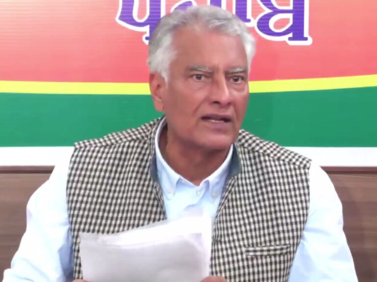 ਚੰਡੀਗੜ੍ਹ ’ਚ ਸੁਨੀਲ ਜਾਖੜ ਦੀ ਪ੍ਰੈੱਸ ਕਾਨਫਰੰਸ/ ਪੁਲਿਸ ਮੁਲਾਜ਼ਮਾਂ ਦੀ ਮੌਤ ਮਾਮਲੇ ’ਤੇ ਚੁੱਕੇ ਸਵਾਲ/ ਸਥਿਤੀ ਸਰਕਾਰ ਦੇ ਹੱਥਾਂ ’ਚੋਂ ਨਿਕਲਣ ਦਾ ਦਾਅਵਾ