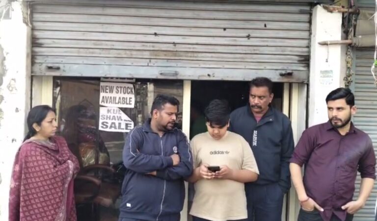 ਪਟਿਆਲਾ ਸ਼ਹਿਰ ਅੰਦਰ ਚੋਰਾਂ ਦੇ ਹੌਂਸਲੇ ਬੁਲੰਦ/ ਰੈਡੀਮੇਡ ਕੱਪੜਿਆਂ ਦੀ ਦੁਕਾਨ ਨੂੰ ਬਣਾਇਆ ਨਿਸ਼ਾਨਾ/ ਗੱਡੀ ਭਰ ਕੇ ਲੈ ਗਏ ਸਾਰੇ ਕੱਪੜੇ