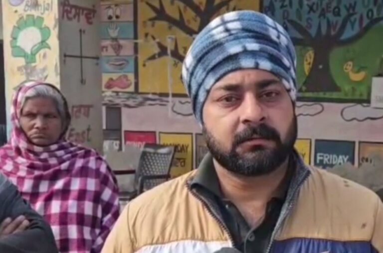 ਗੁਰਦਾਸਪੁਰ ਦੇ ਪਿੰਡਾਂ ਅੰਦਰ ਚੋਰਾਂ ਦੀ ਦਹਿਸ਼ਤ/ ਇਕੋ ਰਾਤ ਸਕੂਲ ਤੇ ਦੁਕਾਨ ਨੂੰ ਬਣਾਇਆ ਨਿਸ਼ਾਨਾ