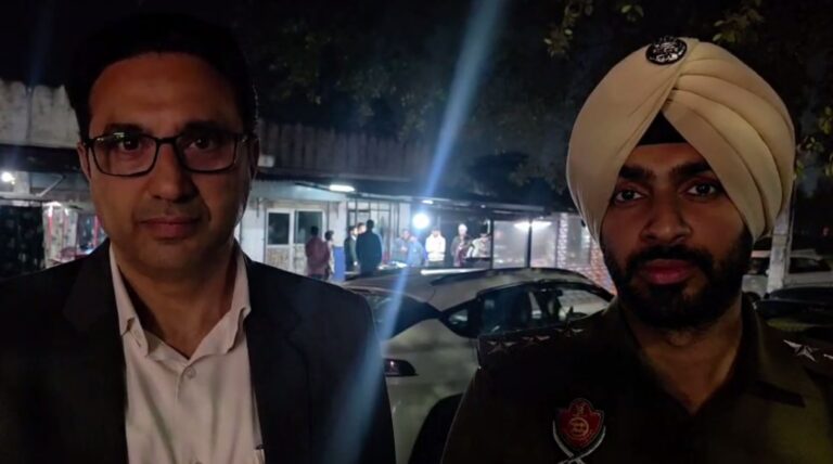 ਆਨੰਦਪੁਰ ਸਾਹਿਬ ’ਚੋਂ ਮੀਟ ਦੁਕਾਨਾਂ ਬੰਦ ਕਰਨ ਦੇ ਹੁਕਮ/ ਪ੍ਰਸ਼ਾਸਨਿਕ ਅਧਿਕਾਰੀਆਂ ਨੇ ਹੱਦ ਤੋਂ ਬਾਹਰ ਜਾਣ ਲਈ ਕਿਹਾ/ ਪਵਿੱਤਰ ਸ਼ਹਿਰ ਦਾ ਦਰਜਾ ਦੇਣ ਦੇ ਮੱਦੇਨਜ਼ਰ ਚੁੱਕੇ ਕਦਮ