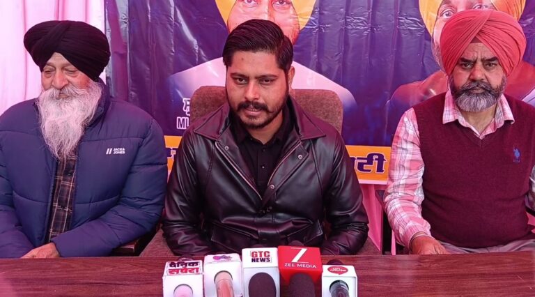 ਬਟਾਲਾ ਤੋਂ ਵਿਧਾਇਕ ਸ਼ੈਰੀ ਕਲਸੀ ਦੀ ਹੌਂਸਲਾ ਅਫਜਾਈ/ ਸਰਬਸੰਮਤੀ ਨਾਲ ਚੁਣੀਆਂ ਪੰਚਾਇਤਾਂ ਨੂੰ ਸੌਂਪੇ ਪੰਜ-ਪੰਜ ਲੱਖ ਦੇ ਚੈੱਕ