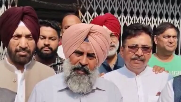 ਜਲੰਧਰ ਡੀਸੀ ਦਫਤਰ ਅੱਗੇ ਕਾਂਗਰਸ ਦਾ ਪ੍ਰਦਰਸ਼ਨ/ ਅਮਰੀਕਾ ਸਮਝੌਤੇ ਖਿਲਾਫ ਦਿੱਤਾ ਮੰਗ ਪੱਤਰ/ ਪ੍ਰਗਟ ਸਿੰਘ ਸਮੇਤ ਦਿੱਗਜ਼ ਆਗੂ ਰਹੇ ਮੌਜੂਦ