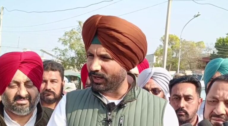 ਬਰਨਾਲਾ ਦਾਣਾ ਮੰਡੀ ਦਾ ਦੌਰਾ ਕਰਨ ਪਹੁੰਚੇ ਰਾਜਾ ਵੜਿੰਗ/ ਕਾਂਗਰਸ ਦੀ 28 ਤਰੀਕ ਦੀ ਰੈਲੀ ਦੇ ਪ੍ਰਬੰਧਾਂ ਦਾ ਲਿਆ ਜਾਇਜ਼ਾ