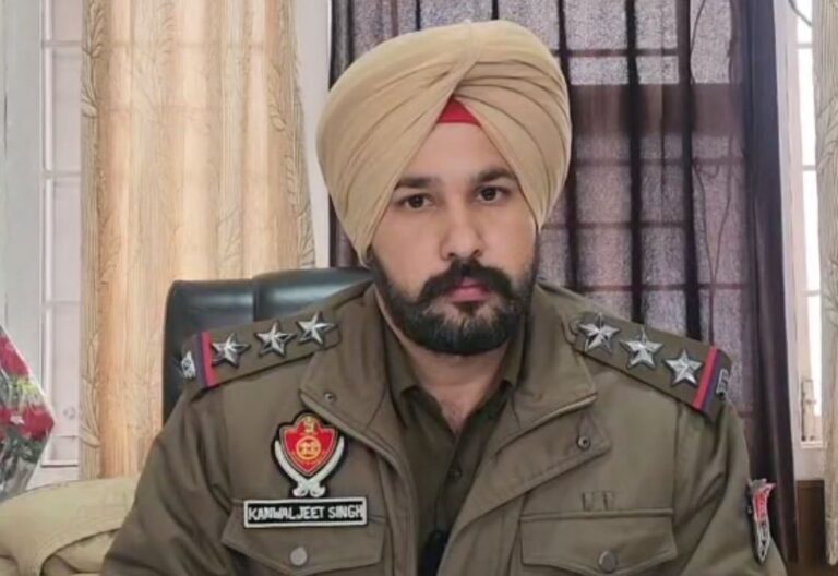 ਮਾਨਸਾ ’ਚ ਸੜਕ ਹਾਦਸੇ ਦੌਰਾਨ ਇਕ ਮੌਤ, ਦੋ ਜ਼ਖਮੀ/ ਡਿਜ਼ਾਇਰ ਕਾਰ ਤੇ ਟਰੱਕ ਵਿਚਾਲੇ ਹੋਈ ਟੱਕਰ