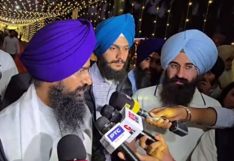 ਚੰਡੀਗੜ੍ਹ ਦੀ ਪੰਜਾਬ ਯੂਨੀਵਰਸਿਟੀ ਪਹੁੰਚੇ ਜਥੇਦਾਰ ਗੜਗੱਜ/ ਵਿਦਿਆਰਥੀ ਜਥੇਬੰਦੀ ਦੇ ਸਮਾਗਮ ’ਚ ਕੀਤੀ ਸ਼ਿਰਕਤ/ ਪੰਜਾਬੀ ਜ਼ੁਬਾਨ ਲਈ ਕੀਤੇ ਉਪਰਾਲੇ ਦੀ ਭਰਵੀਂ ਸ਼ਲਾਘਾ