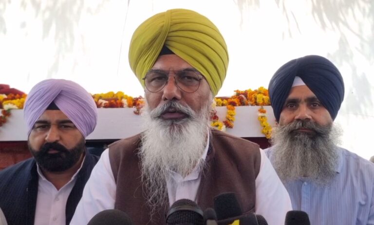 ਫਰੀਦਕੋਟ ’ਚ ਪੁਲਾਂ ਤੇ ਸੜਕਾਂ ਨੂੰ ਕੀਤਾ ਜਾਵੇਗਾ ਚੌੜਾ/ ਡਰੇਨ ਦੇ ਪੁਲ ਤੇ ਸੜਕਾਂ ’ਤੇ ਖਰਚੇ ਜਾਣਗੇ 19 ਕਰੋੜ/ ਵਿਧਾਇਕ ਸੇਖੋਂ ਨੇ ਰੱਖਿਆ ਨੀਂਹ ਪੱਥਰ