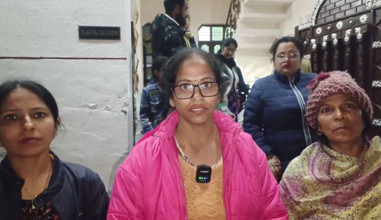 ਸੰਗਰੂਰ ’ਚ ਆਵਾਰਾ ਪਸ਼ੂਆਂ ਦੀ ਦਹਿਸ਼ਤ/ ਲੜਾਈ ਚ ਬੱਚਾ ਜ਼ਖਮੀ, ਵਾਹਨਾਂ ਦਾ ਨੁਕਸਾਨ/ ਪ੍ਰਸ਼ਾਸਨ ਤੋਂ ਛੇਤੀ ਰੋਕਥਾਮ ਦੀ ਕੀਤੀ ਮੰਗ