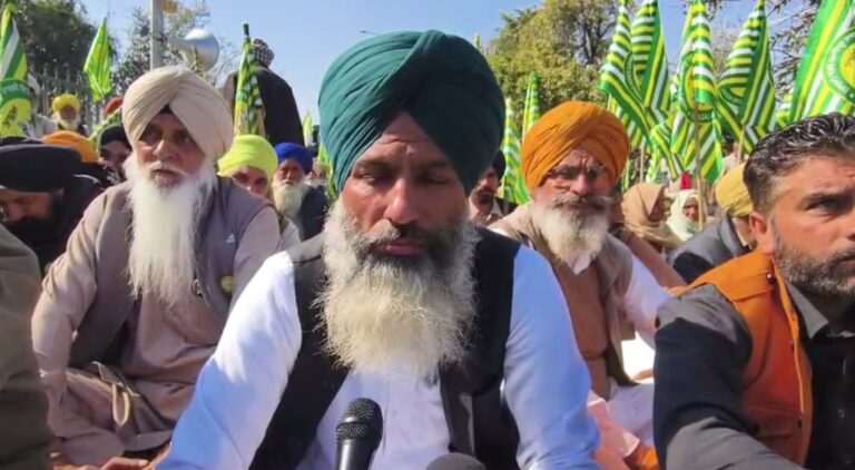 ਸੰਗਰੂਰ ’ਚ CM ਰਿਹਾਇਸ਼ ਅੱਗੇ ਕਿਸਾਨਾਂ ਦਾ ਧਰਨਾ/ ਸ਼ੰਭੂ ਬਾਰਡਰ ’ਤੇ ਹੋਏ ਨੁਕਸਾਨ ਦਾ ਮੰਗਿਆ ਹਿਸਾਬ