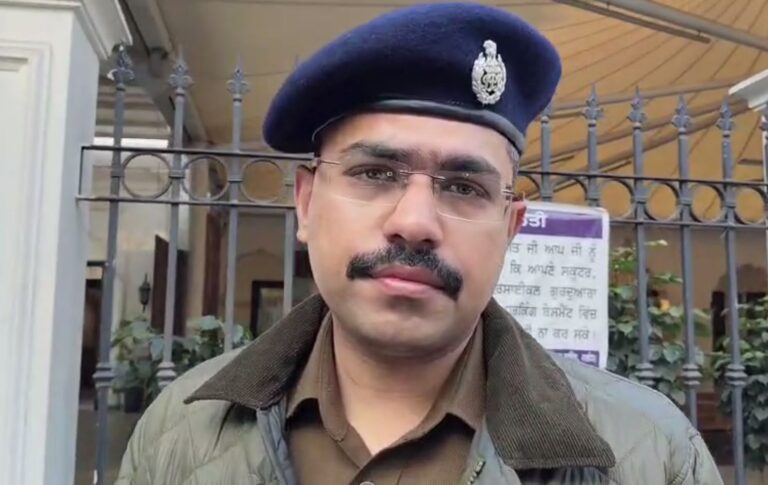 ਜਲੰਧਰ ’ਚ ਆਪ ਆਗੂ ਦਾ ਗੋਲੀਆਂ ਮਾਰ ਕੇ ਕਤਲ/ ਗੁਰੂ ਘਰ ਤੋਂ ਵਾਪਸ ਪਰਤ ਰਹੇ ਸੀ ਲੱਕੀ ਓਬਰਾਏ/ ਗੋਲੀਆਂ ਮਾਰ ਕੇ ਉਤਾਰਿਆ ਮੌਤ ਦੇ ਘਾਟ