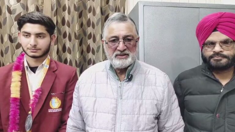 ਗੁਰਦਾਸਪੁਰ ਦੇ ਖਿਡਾਰੀਆਂ ਨੇ ਚਮਕਾਇਆ ਜ਼ਿਲ੍ਹੇ ਦਾ ਨਾਮ/ ਸਕੂਲ ਆਫ ਐਮੀਨੈਂਸ ਦੇ ਵਿਦਿਆਰਥੀਆਂ ਨੇ ਜਿੱਤੇ ਮੈਡਲ/ ਸਕੂਲ ਪੁੱਜਣ ’ਤੇ ਕੀਤਾ ਨਿੱਘਾ ਸਵਾਗਤ