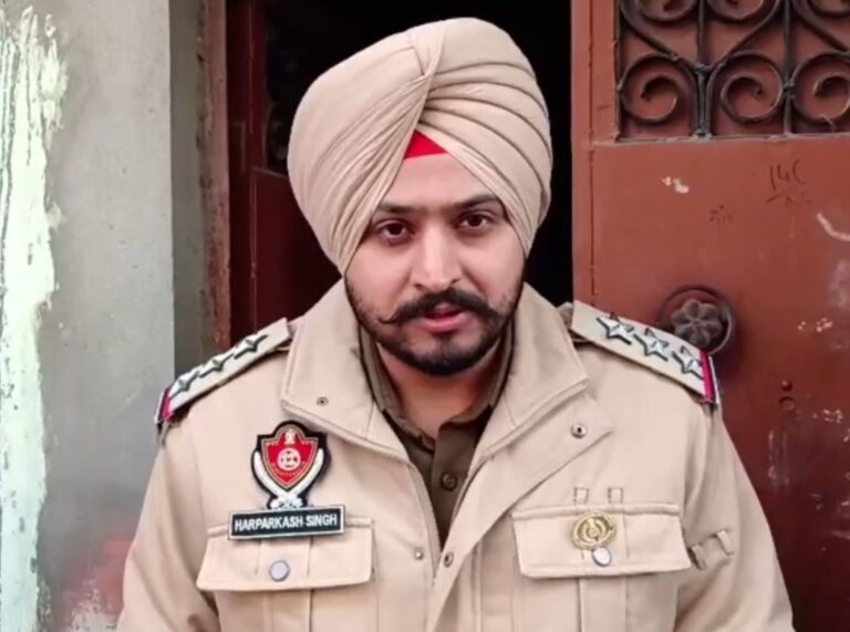 ਅੰਮ੍ਰਿਤਸਰ ’ਚ ਆਂਗਣਵਾਰੀ ਵਰਕਰਾਂ ਵੱਲੋਂ ਖੁਦਕੁਸ਼ੀ/ ਖੁਦ ਨੂੰ ਅੱਗ ਲਗਾ ਕੇ ਸਮਾਪਤ ਕੀਤੀ ਜੀਵਨ ਲੀਲਾ