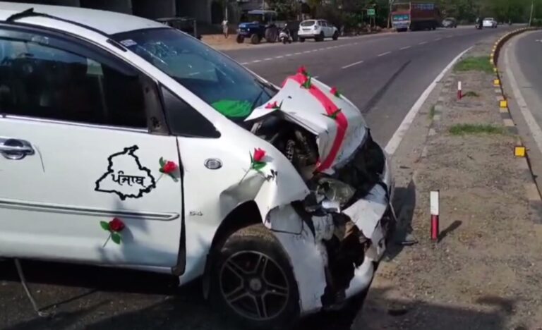 ਗੁਰਦਾਸਪੁਰ ’ਚ ਵਿਆਹ ਵਾਲੀ ਗੱਡੀ ਨਾਲ ਹਾਦਸਾ/ ਕਾਰ ਟਰੱਕ ਦੀ ਟੱਕਰ ਨਾਲ ਲਾੜੇ ਸਮੇਤ 5 ਜ਼ਖਮੀ/  ਜ਼ਖਮੀਆਂ ’ਚ ਤਿੰਨ ਔਰਤਾਂ ਤੇ ਇੱਕ ਬੱਚਾ ਵੀ ਸ਼ਾਮਲ