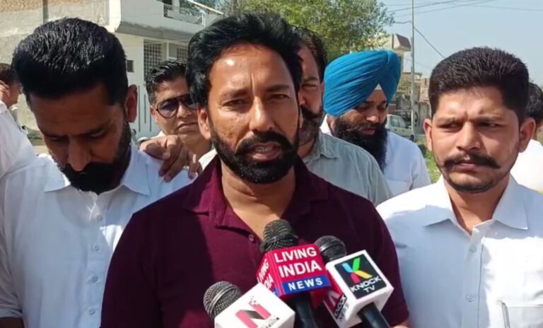 ਮਲੋਟ ’ਚ ਗਲੀਆਂ ਦੇ ਕੰਮ ਦੀ ਸ਼ੁਰੂਆਤ/  ਮੰਤਰੀ ਡਾ. ਬਲਜੀਤ ਕੌਰ ਨੇ ਕੀਤਾ ਉਦਘਾਟਨ/ 27 ਲੱਖ ਲਾਗਤ ਨਾਲ ਬਣਗੀਆਂ ਨਵੀਂ ਗਲੀਆਂ