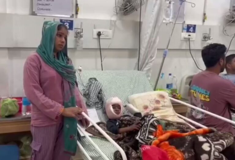 ਗੁਰਦਾਸਪੁਰ ’ਚ ਆਵਾਰਾ ਕੁੱਤਿਆ ਦਾ ਬੱਚੇ ’ਤੇ ਹਮਲਾ/  ਭੈਣ ਨੂੰ ਬਚਾਉਂਦੇ ਖੁਦ ਬਣਿਆ ਕੁੱਤੇ ਦਾ ਸ਼ਿਕਾਰ/ ਬੱਚਾ ਹਸਪਤਾਲ ਚ ਦਾਖਲ, ਹਾਲਤ ਖਤਰੇ ਤੋਂ ਬਾਹਰ