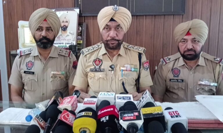 ਬਰਨਾਲਾ ਦੀ ਤਪਾ ਪੁਲਿਸ ਹੱਥ ਲੱਗੀ ਵੱਡੀ ਕਾਮਯਾਬੀ/ 200 ਕਿੱਲੋ ਚੂਰਾ ਪੋਸਤ ਸਮੇਤ ਤਿੰਨ ਤਸਕਰ ਗ੍ਰਿਫਤਾਰ/  ਕਾਰ ਤੇ ਟਰੱਕ ਵੀ ਬਰਾਮਦ