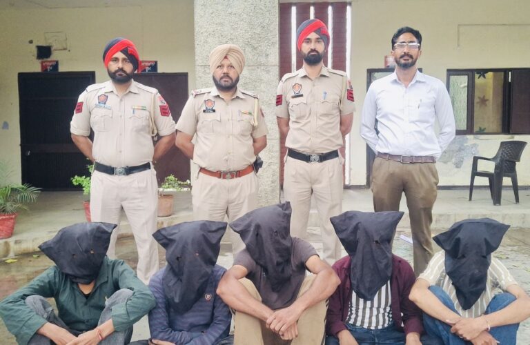 ਫਰੀਦਕੋਟ ਪੁਲਿਸ ਵੱਲੋਂ ਲੁਟੇਰਾ ਗਰੋਹ ਦਾ ਪਰਦਾਫਾਸ਼/  ਤੇਜ਼ਧਾਰ ਹਥਿਆਰਾਂ ਸਮੇਤ 5 ਮੁਲਜ਼ਮ ਗ੍ਰਿਫਤਾਰ
