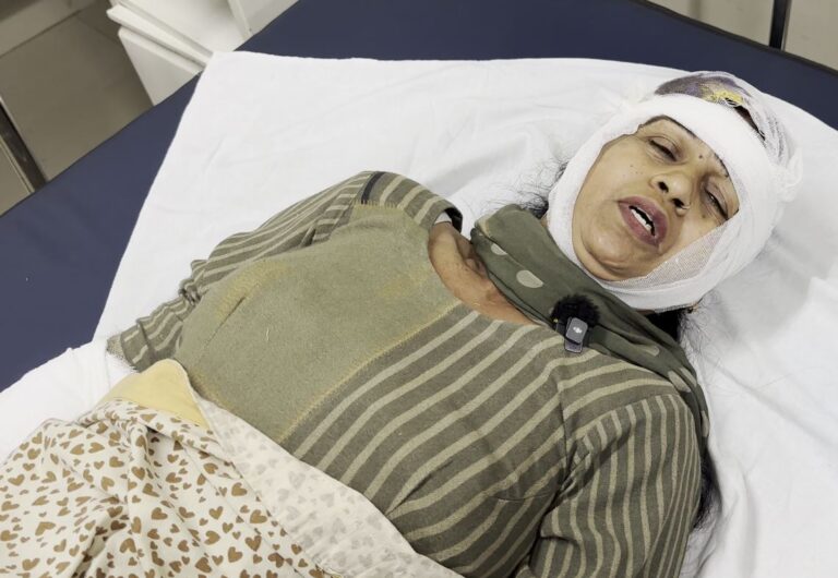 ਸਰਦੂਲਗੜ੍ਹ ’ਚ ਨੂੰਹ ਵੱਲੋਂ ਸੱਸ ਨਾਲ ਕੁੱਟਮਾਰ/ ਸੱਸ ਨੇ ਲਾਏ ਕੁੱਟਮਾਰ ਤੇ ਸੋਨਾ ਚੋਰੀ ਦੇ ਇਲਜ਼ਾਮ/ ਨੂੰਹ ਨੇ ਦੋਸ਼ ਨਕਾਰੇ, ਦੋਵੇਂ ਧਿਰਾਂ ਨੇ ਮੰਗਿਆ ਇਨਸਾਫ