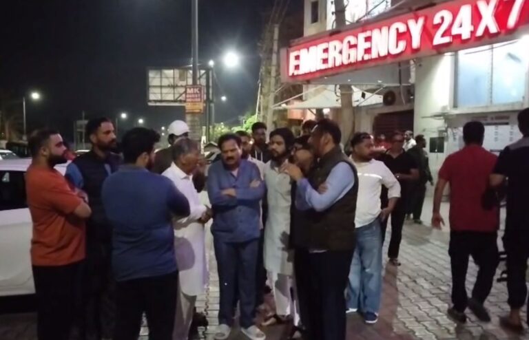 ਛੇਹਰਟਾ ’ਚ ਕਾਂਗਰਸੀ ਪਰਿਵਾਰ ਦੇ ਨੌਜਵਾਨ ’ਤੇ ਹਮਲਾ/ ਐਕਟਿਵਾ ’ਤੇ ਆਇਆ ਹਮਲਾਵਰ ਗੋਲੀ ਚਲਾ ਕੇ ਫਰਾਰ/ ਡਾ. ਵੇਰਕਾ ਨੇ ਚੁੱਕੇ ਸਵਾਲ, ਪੁਲਿਸ ਕਰ ਰਹੀ ਜਾਂਚ