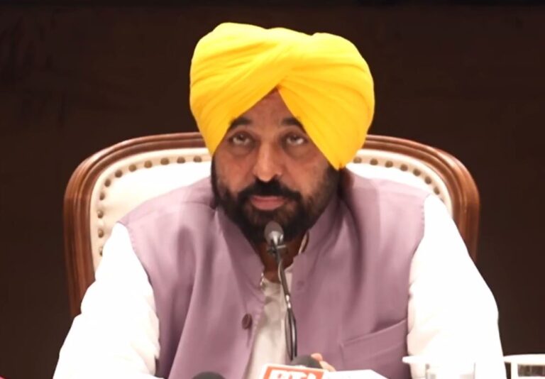 ਚੰਡੀਗੜ੍ਹ ਵਿਖੇ ਮੁੱਖ ਮੰਤਰੀ ਮਾਨ ਦੀ ਪ੍ਰੈੱਸ ਕਾਨਫਰੰਸ/ ਸਰਕਾਰ ਦੇ ਸਿਹਤ ਖੇਤਰ ’ਚ ਕੀਤੇ ਕੰਮਾਂ ਦਾ ਗੁਣਗਾਣ/ ਸਿਹਤ ਖੇਤਰ ’ਚ ਕੀਤੇ ਕੰਮਾਂ ਨੂੰ ਦੱਸਿਆ ਕ੍ਰਾਂਤੀਕਾਰੀ ਕਦਮ