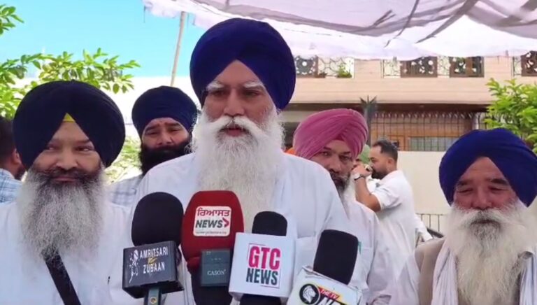 ਡੀਐਮ ਗਗਨਦੀਪ ਸਿੰਘ ਦੇ ਘਰ ਪਹੁੰਚੇ ਤਰਸੇਮ ਸਿੰਘ/ ਪਰਿਵਾਰ ਨੂੰ ਮਿਲ ਕੇ ਸਾਂਝਾ ਕੀਤਾ ਦੁੱਖ/ ਦੋਸ਼ੀਆਂ ਖਿਲਾਫ ਸੀਬੀਆਈ ਜਾਂਚ ਕੀਤੀ ਕੀਤੀ ਮੰਗ