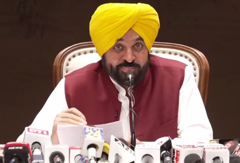 ਚੰਡੀਗੜ੍ਹ ਵਿਖੇ ਮੁੱਖ ਮੰਤਰੀ ਮਾਨ ਦੀ ਪ੍ਰੈੱਸ ਕਾਨਫਰੰਸ/ ਖੇਡ ਖੇਤਰ ਦੀਆਂ ਪ੍ਰਾਪਤੀਆਂ ਦਾ ਕੀਤਾ ਗੁਣਗਾਣ