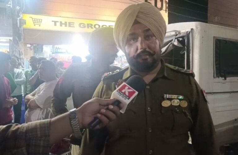 ਪਟਿਆਲਾ ਪੁਲਿਸ ਨੇ ਬੁਲਿਟ ਚਾਲਕਾਂ ਤੇ ਕੱਸਿਆ ਸਿਕੰਜ਼ਾ/ ਪਟਾਕੇ ਮਾਰਦੇ ਬੁਲਿਟ ਮੋਟਰ ਸਾਇਕਲਾਂ ਦੇ ਕੱਚੇ ਚੱਲਾਨ/ ਪੁਲਿਸ ਨੇ ਮੌਕੇ ਤੇ ਬੁਲਾਏ ਮਾਪੇ