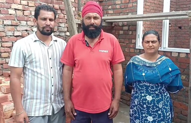 ਗੁਰਦਾਸਪੁਰ ਦੇ ਪਿੰਡ ਆਲੇਚੱਕ ਕੱਚੇ ਘਰਾਂ ਲਈ ਮਿਲੀ ਗਰਾਂਟ/ 22 ਸਾਲਾਂ ਬਾਦ ਮੰਗ ਪੂਰੀ ਹੋਣ ਤੋਂ ਲੋਕ ਖੁਸ਼/ ਮੌਜੂਦਾ ਸਰਪੰਚ ਦਾ ਕੀਤਾ ਧੰਨਵਾਦ