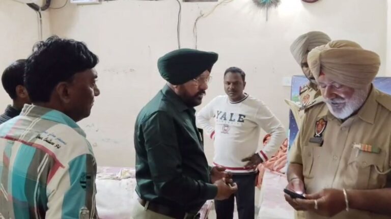 ਜਲੰਧਰ ’ਚ ਮਹਿਲਾ ਵੱਲੋਂ ਫਾਹਾ ਲਾ ਕੇ ਖੁਦਕੁਸ਼ੀ/ ਦਿਮਾਗੀ ਪ੍ਰੇਸ਼ਾਨੀ ਕਾਰਨ ਚੁੱਕਿਆ ਖੌਫਨਾਕ ਕਦਮ/  ਪੁਲਿਸ ਨੇ ਲਾਸ਼ ਕਬਜ਼ੇ ’ਚ ਲੈ ਕੇ ਜਾਂਚ ਕੀਤੀ ਸ਼ੁਰੂ