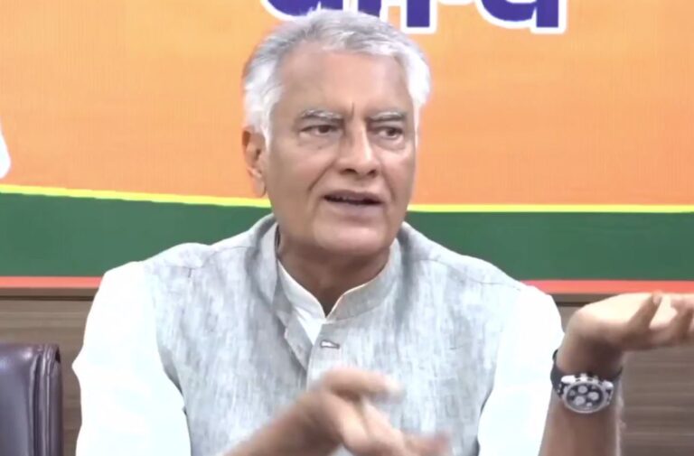 ਚੰਡੀਗੜ੍ਹ ’ਚ ਸਰਕਾਰ ’ਤੇ ਵਰ੍ਹੇ ਸੁਨੀਲ ਜਾਖੜ/ ਸਰਕਾਰ ਵੱਲ ਸਾਥੇ ਵੱਡੇ ਨਿਸ਼ਾਨੇ/ ਕੇਂਦਰੀ ਫੰਡਾਂ ਬਾਰੇ ਝੂਠ ਬੋਲਣ ਦੇ ਇਲਜ਼ਾਮ