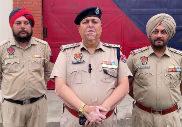 ਫਰੀਦਕੋਟ ਕੇਂਦਰੀ ਜੇਲ੍ਹ ਅੰਦਰ ਅਚਨਚੇਤ ਚੈਕਿੰਗ/ ਸੈਂਕੜੇ ਪੁਲਿਸ ਮੁਲਾਜ਼ਮਾਂ ਵੱਲੋਂ ਗਹਿਰਾਈ ਨਾਲ ਜਾਂਚ