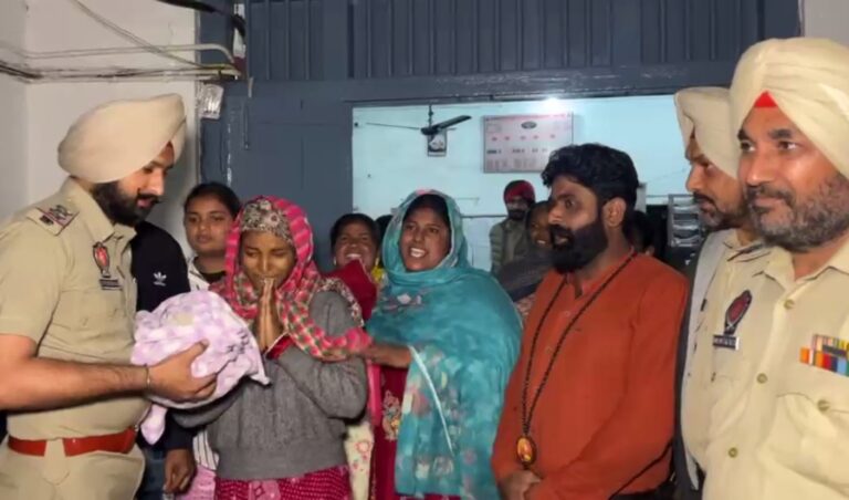 ਅੰਮ੍ਰਿਤਸਰ ਦੇ ਹਸਪਤਾਲ ’ਚੋਂ ਅਗਵਾ ਬੱਚਾ ਬਰਾਮਦ/ 24 ਘੰਟਿਆਂ ਅੰਦਰ ਪਰਿਵਾਰ ਹਵਾਲੇ ਕੀਤਾ ਬੱਚਾ/ ਅਗਵਾ ਦੇ ਇਲਜ਼ਾਮ ਹੇਠ ਮਹਿਲਾ ਗ੍ਰਿਫਤਾਰ