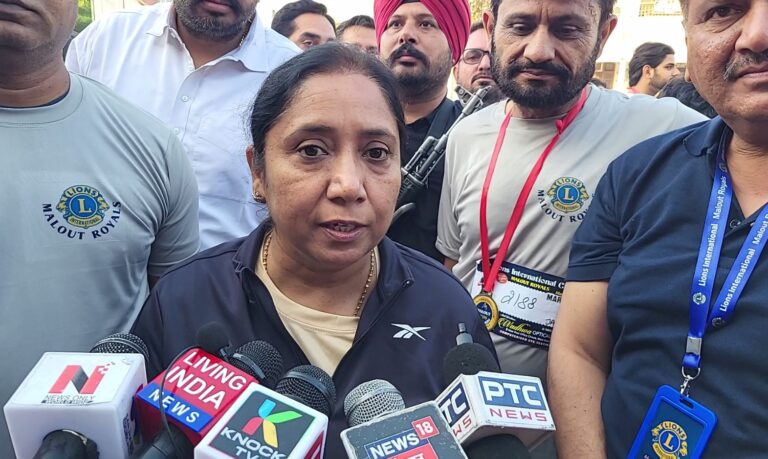 ਮਲੋਟ ਵਿਖੇ ਨਸ਼ਿਆਂ ਖਿਲਾਫ਼ ਮੈਰਾਥਨ ਦੌੜ ਦਾ ਆਯੋਜਨ/ ਕੈਬਨਿਟ ਮੰਤਰੀ ਡਾ. ਬਲਜੀਤ ਕੌਰ ਰਹੇ ਮੌਜੂਦ/ ਸ਼ਹਿਰ ਵਾਸੀਆਂ ਨੇ ਵੀ ਕੀਤੀ ਸ਼ਮੂਲੀਅਤ