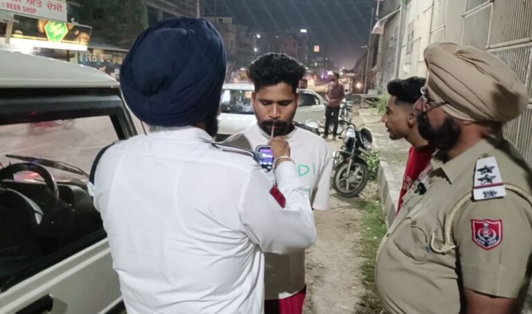 ਮੋਗਾ ਪੁਲਿਸ ਡਰਿੰਕ ਐਂਡ ਡਰਾਈਵ ਖਿਲਾਫ਼ ਐਕਸ਼ਨ/ ਨਸ਼ੇ ’ਚ ਗੱਡੀ ਚਲਾਉਣ ਵਾਲਿਆਂ ਦੇ ਮੋਟੇ ਚਲਾਨ