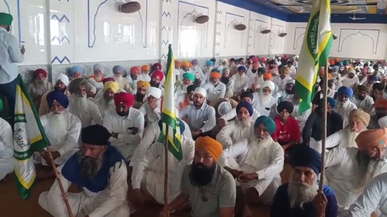 ਤਰਨ ਤਾਰਨ ਦੇ ਪਿੰਡ ਪੂਹਲਾ ਵਿਖੇ ਕਿਸਾਨਾਂ ਦੀ ਮੀਟਿੰਗ/ ਵਪਾਰ ਸਮਝੌਤੇ ਤੇ ਚਿੱਪ ਵਾਲੇ ਮੀਟਰਾਂ ਦਾ ਕੀਤਾ ਵਿਰੋਧ/ ਲੋਕ ਵਿਰੋਧੀ ਨੀਤੀਆਂ ਖਿਲਾਫ਼ ਲੋਕਾਂ ਨੂੰ ਕਰਵਾਇਆ ਜਾਣੂ