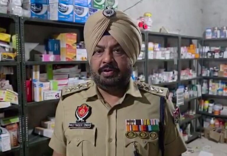 ਫਰੀਦਕੋਟ ਹਸਪਤਾਲ ’ਚੋਂ ਮਿਲੀ ਲਾਸ਼ ਦੀ ਪਛਾਣ/ ਮਹਿਲਾ ਨੂੰ ਐਮਰਜੈਸੀ ’ਚ ਛੱਡ ਗਏ ਸੀ ਨੌਜਵਾਨ/ ਪੁਲਿਸ ਨੇ ਮ੍ਰਿਤਕ ਦੀ ਪਛਾਣ ਕਰ ਕੇ ਜਾਂਚ ਆਰੰਭੀ