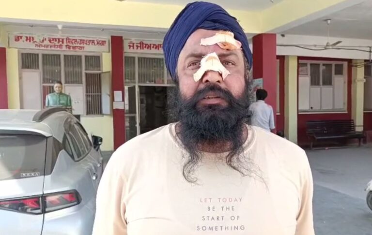 ਮੋਗਾ ’ਚ ਹੋਲੀ ਖੇਡਦੇ ਪਰਵਾਸੀਆਂ ਦਾ ਪੰਜਾਬੀ ’ਤੇ ਹਮਲਾ/ ਰਸਤਾ ਮੰਗਣ ’ਤੇ ਇੱਟ ਮਾਰ ਕੀਤਾ ਜ਼ਖਮੀ/ ਦਾੜੀ ਦੀ ਬੇਅਦਬੀ ਦੇ ਇਲਜ਼ਾਮ, ਪੁਲਿਸ ਕਰ ਰਹੀ ਜਾਂਚ