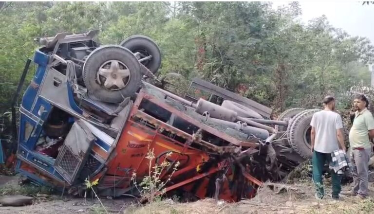 ਕੁੱਲੂ ਮਨਾਲੀ ਚੰਡੀਗੜ੍ਹ ਸੜਕ ’ਤੇ ਭਿਆਨਕ ਹਾਦਸਾ/ ਬੱਸ-ਟਰੱਕ ਟੱਕਰ ’ਚ ਇਕ ਮੌਤ, ਦੋ ਗੰਭੀਰ ਜ਼ਖਮੀ