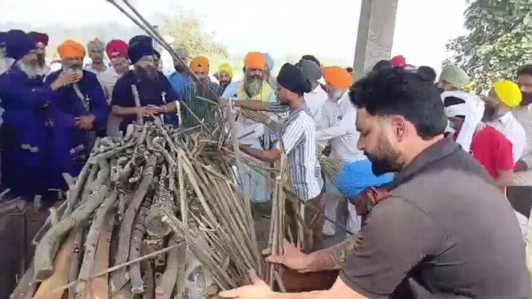 ਪੁਲਿਸ ਮੁਕਾਬਲੇ ’ਚ ਮਾਰੇ ਗਏ ਰਣਜੀਤ ਸਿੰਘ ਦਾ ਹੋਇਆ ਸੰਸਕਾਰ/ ਮਾਪਿਆਂ ਨੇ ਸਿਹਰਾ ਬੰਨ੍ਹ ਦਿੱਤੀ ਅੰਤਮ ਵਿਦਾਈ/  ਭੋਗ ’ਤੇ ਐਲਾਨੀ ਜਾਵੇਗੀ ਸੰਘਰਸ਼ ਦੀ ਰੂਪਰੇਖਾ