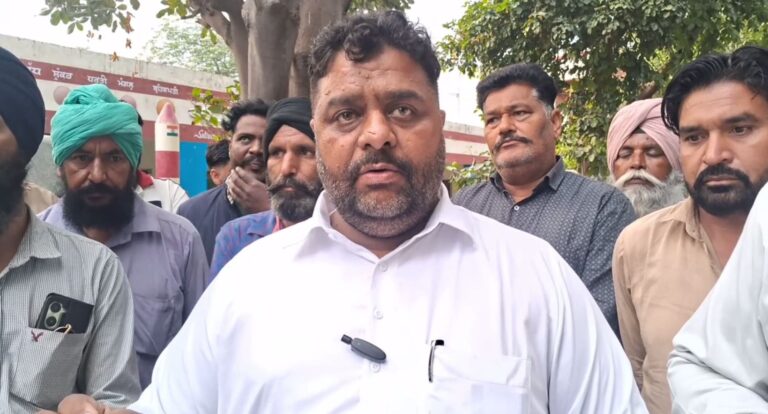 ਫਰੀਦਕੋਟ ’ਚ ਸਕੂਲ ਪ੍ਰਿੰਸੀਪਲ ਦੀ ਨਿਯੁਕਤੀ ਦਾ ਵਿਰੋਧ/ ਪਿੰਡ ਅਰਾਈਆਂ ਕਲਾਂ ਵਾਸੀਆਂ ਨੇ ਚੁੱਕੇ ਵੱਡੇ ਸਵਾਲ