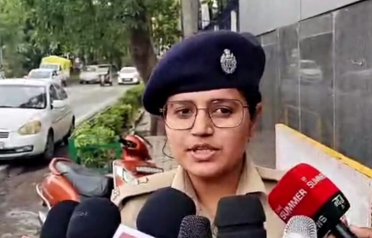 ਜਲੰਧਰ ’ਚ ਸਕੂਲਾਂ ਤੇ ਅਹਿਮ ਥਾਵਾਂ ਨੂੰ ਉਡਾਉਣ ਦੀ ਧਮਕੀ/ ਪੁਲਿਸ ਤੇ ਸਾਇਬਰ ਟੀਮਾਂ ਨੇ ਜਾਂਚ ਕੀਤੀ ਸ਼ੁਰੂ/ ਏਪੀਜੇ ਤੇ ਡੀਪੀਐਸ ਸਮੇਤ ਕਈ ਸਕੂਲਾਂ ਦੇ ਨਾਮ ਸ਼ਾਮਲ