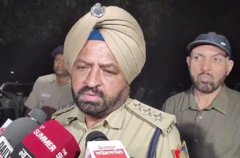 ਚੰਡੀਗੜ੍ਹ ਸਥਿਤ ਪੀਯੂ ਅੰਦਰ ਚੱਲੀਆਂ ਗੋਲੀਆਂ/ ਵਿਦਿਆਰਥੀ ਆਗੂ ਨੂੰ ਬਣਾਇਆ ਨਿਸ਼ਾਨਾ/ ਖੁਸ਼ਕਿਸਮਤੀ ਨਾਲ ਬਚੀ ਜਾਨ, ਪੁਲਿਸ ਕਰ ਰਹੀ ਜਾਂਚ