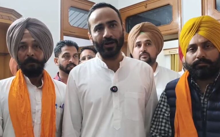 ਬਰਨਾਲਾ ’ਚ ਬਲਾਕ ਸੰਮਤੀ ਅਹੁਦੇਦਾਰਾ ਦੀ ਚੋਣ/ ਜਗਦੇਵ ਸਿੰਘ ਤੇ ਹਰਮੇਲ ਸਿੰਘ ਬਣੇ ਚੇਅਰਮੈਨ ਤੇ ਉਪ ਚੇਅਰਮੈਨ/ ਵੋਟਰਾਂ, ਸਪੋਰਟਰਾਂ ਤੇ ਮੁੱਖ ਮੰਤਰੀ ਮਾਨ ਦਾ ਕੀਤਾ ਧੰਨਵਾਦ