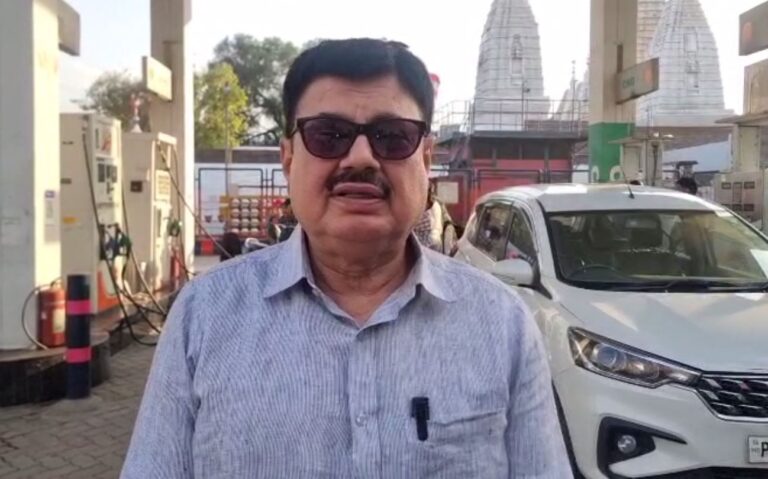 ਅੰਮ੍ਰਿਤਸਰ ’ਚ ਨਹੀਂ ਵਧੇ ਪੈਟਰੋਲ ਦੇ ਰੇਟ/ ਕੇਵਲ ਪ੍ਰੀਮੀਅਮ ਪਟਰੌਲ ਕੀਮਤ ਚ ਹੋਇਆ ਵਾਧਾ/ ਪੰਪ ਮਾਲਕਾਂ ਨੇ ਲੋਕਾਂ ਨੂੰ ਅਫਵਾਹਾਂ ਤੋਂ ਦੂਰ ਰਹਿਣ ਦੀ ਅਪੀਲ
