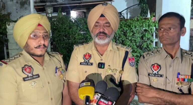 ਖੰਨਾ ’ਚ ਵਾਪਰੀ ਬੇਅਦਬੀ ਦੀ ਘਟਨਾ/ ਖਿਲਰੇ ਪਏ ਮਿਲੇ ਗੁਟਕਾ ਸਾਹਿਬ ਦੇ ਅੰਗ/ ਪੁਲਿਸ ਨੇ ਜਾਂਚ ਕੀਤੀ ਸ਼ੁਰੂ