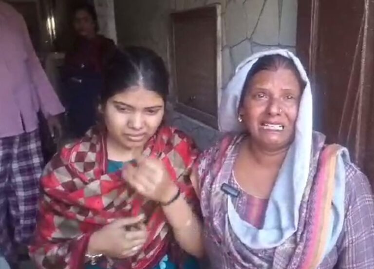 ਕੋਟਕਪੂਰਾ ਦੇ ਪ੍ਰੇਮ ਨਗਰ ‘ਚ ਬਿਊਟੀ ਪਾਰਲਰ ਨੂੰ ਅੱਗ/  ਸਾਰਾ ਸਮਾਨ ਸੜ ਕੇ ਸੁਆਹ/ ਪੀੜਤ ਪਰਿਵਾਰ ਵੱਲੋਂ ਮਦਦ ਦੀ ਅਪੀਲ