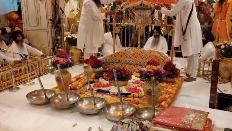 ਸ੍ਰੀ ਦਰਬਾਰ ਸਾਹਿਬ ਵਿਖੇ ਮਨਾਇਆ ਗੁਰੂ ਤੇਗ ਬਹਾਦਰ ਜੀ ਦਾ ਪ੍ਰਕਾਸ਼ ਪੁਰਬ/ ਨਤਮਸਤਕ ਹੋਈ ਵੱਡੀ ਗਿਣਤੀ ਸੰਗਤ
