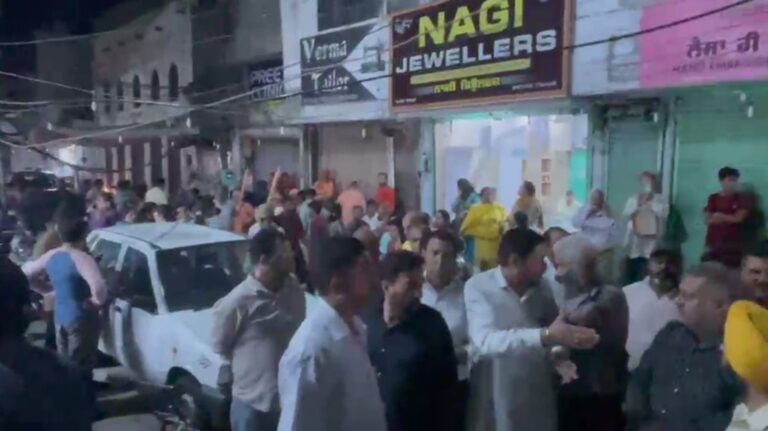 ਰੋਪੜ ਦੇ ਕ੍ਰਿਸ਼ਨਾ ਮੰਦਰ ’ਚ ਸਿਲੰਡਰ ਨੂੰ ਅੱਗ/ ਜਾਨੀ ਮਾਲੀ ਨੁਕਸਾਨ ਤੋਂ ਰਿਹਾ ਬਚਾਅ