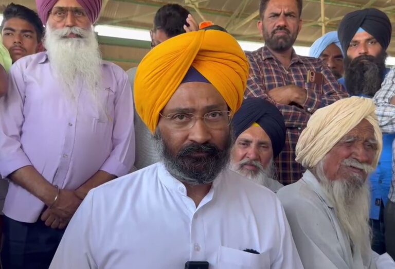 ਲਹਿਰਾਗਾਗਾ ਦਾਣਾ ਮੰਡੀ ਦਾ ਪਰਮਿੰਦਰ ਢੀਂਡਸਾ ਵੱਲੋਂ ਦੌਰਾ/ ਕਣਕ ਦੀ ਖਰੀਦ ਨਾ ਹੋਣ ਨੂੰ ਲੈ ਕੇ ਪ੍ਰਗਟਾਈ ਚਿੰਤਾ/ ਦੇਰੀ ਲਈ ਪੰਜਾਬ ਸਰਕਾਰ ਨੂੰ ਦੱਸਿਆ ਜ਼ਿੰਮੇਵਾਰ