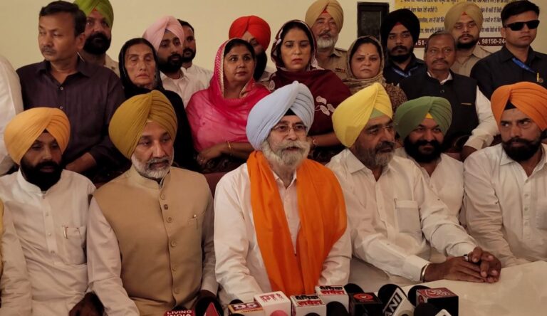 ਬਠਿੰਡਾ ’ਚ ਮੀਡੀਆ ਨੂੰ ਮੁਖਾਤਬ ਹੋਏ ਐਚਐਸ ਫੁਲਕਾ/ ਪੰਜਾਬੀਆਂ ਨੂੰ ਵਿਸਾਖੀ ਦਿਹਾੜੇ ਦੀਆਂ ਵਧਾਈਆਂ/ ਪੰਜਾਬ ਦੇ ਭਲੇ ਲਈ ਸਿਆਸਤ ’ਚ ਮੁੜਨ ਦਾ ਦਾਅਵਾ